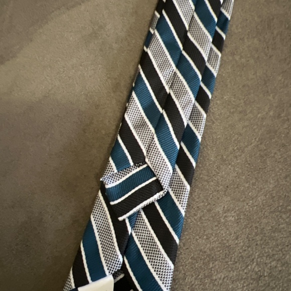 Tie - Picture 6 of 8